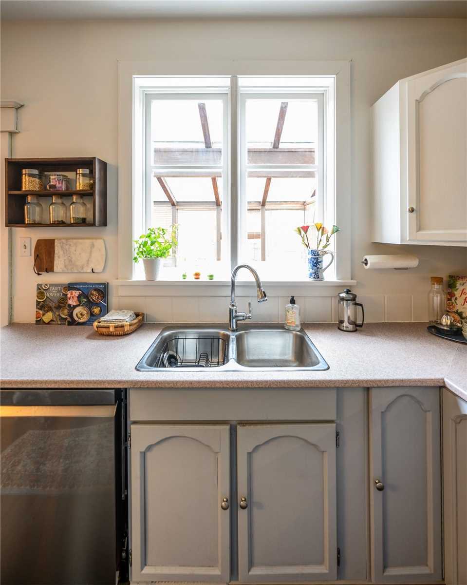 Houses Sold on Norah St S in Thunder Bay, ON ∞ Unreserved